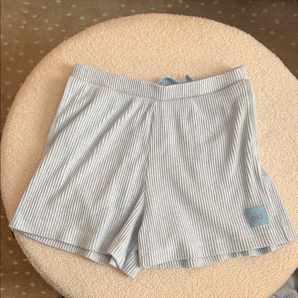 ALO Yoga Women's Light Blue lounge Shorts